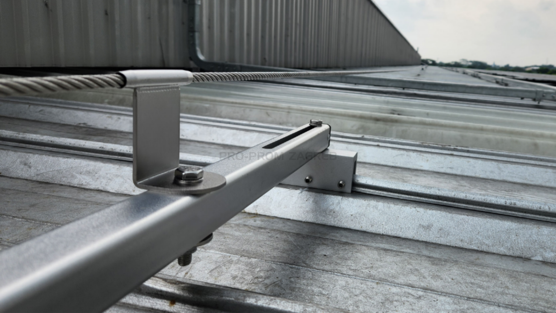 Rješenje za sigurnost od pada na krovu.